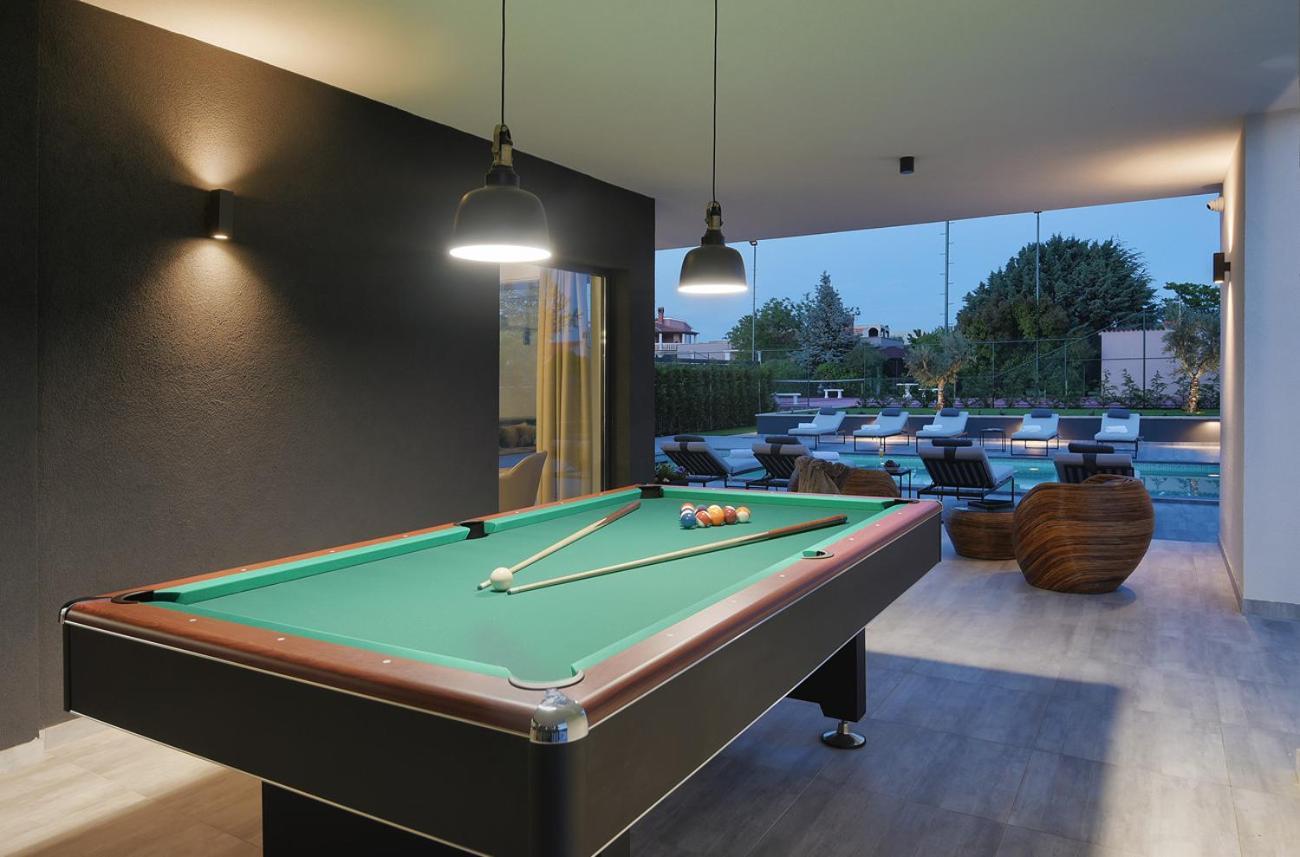 Villa Ula In Pula With Heated Pool And Sauna Esterno foto