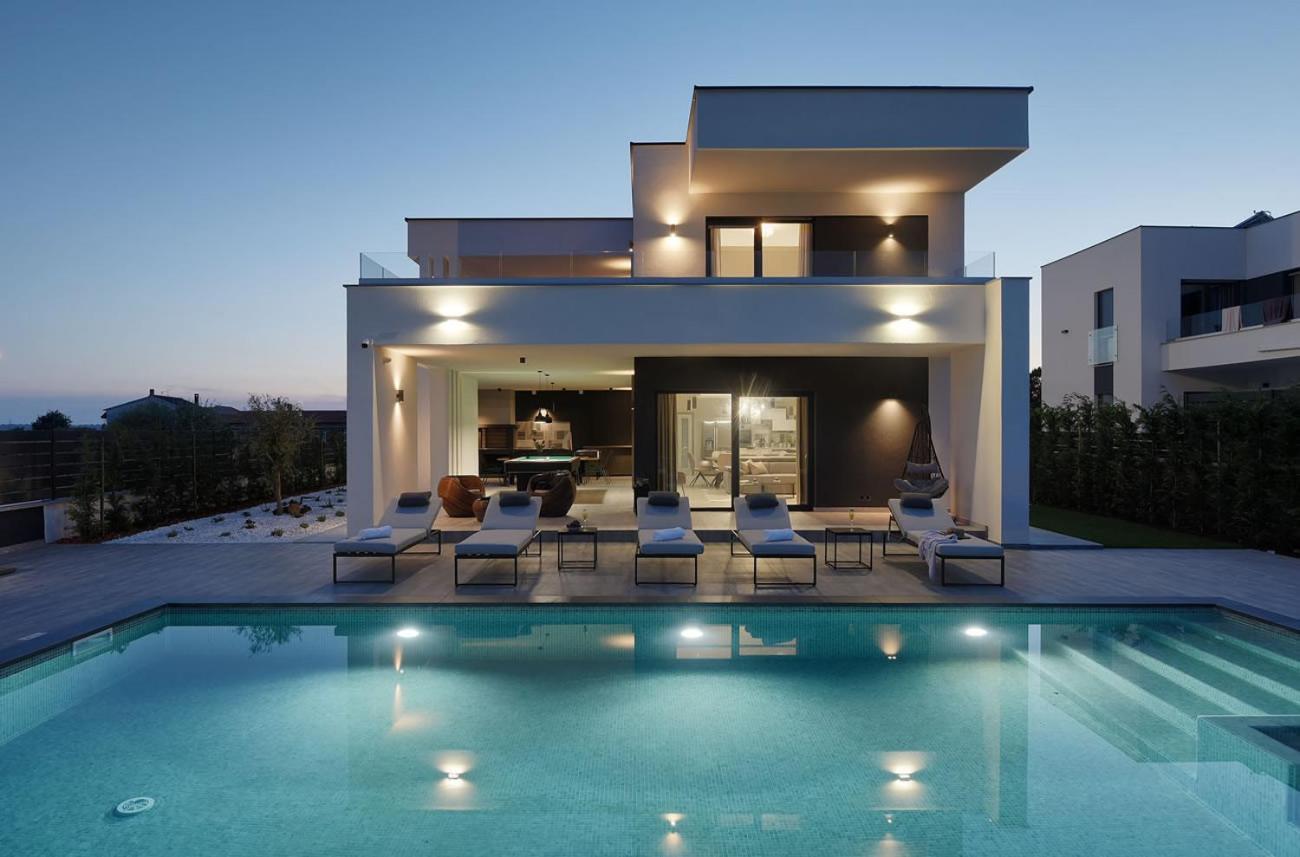 Villa Ula In Pula With Heated Pool And Sauna Esterno foto